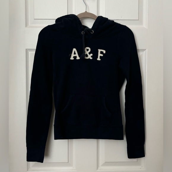 ABERCROMBIE & FITCH LOGO EMBROIDERED NAVY BLUE PULLOVER HOODIES. Size Xs - Picture 2 of 9